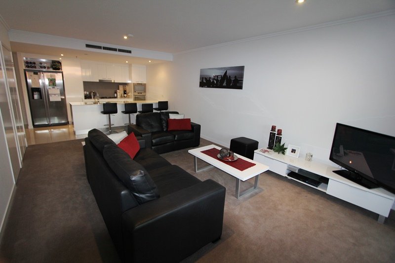 1307/33 T E Peters Drive BROADBEACH WATERS 4