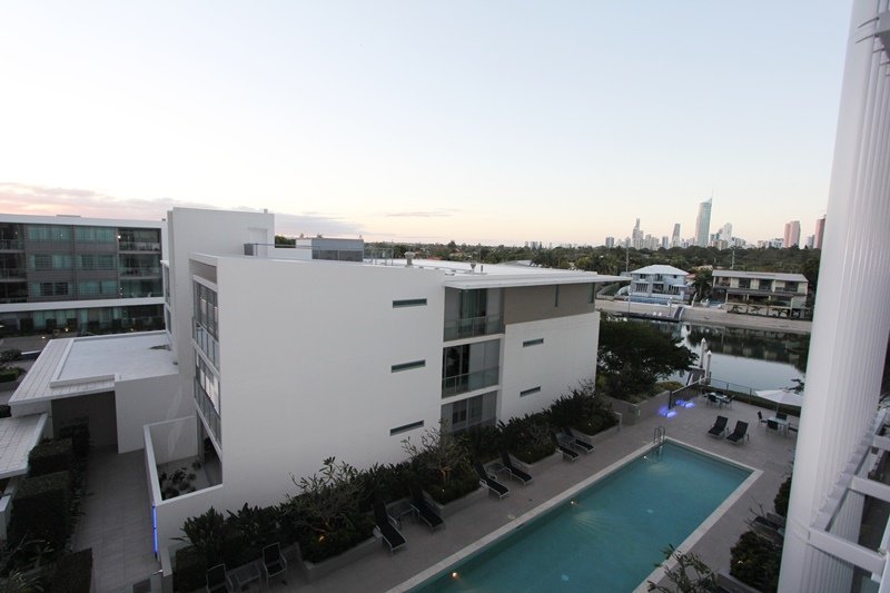 1307/33 T E Peters Drive BROADBEACH WATERS 10