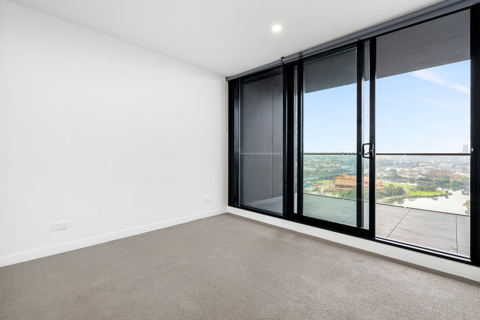 Gallery: 1307c/6 Joseph Road