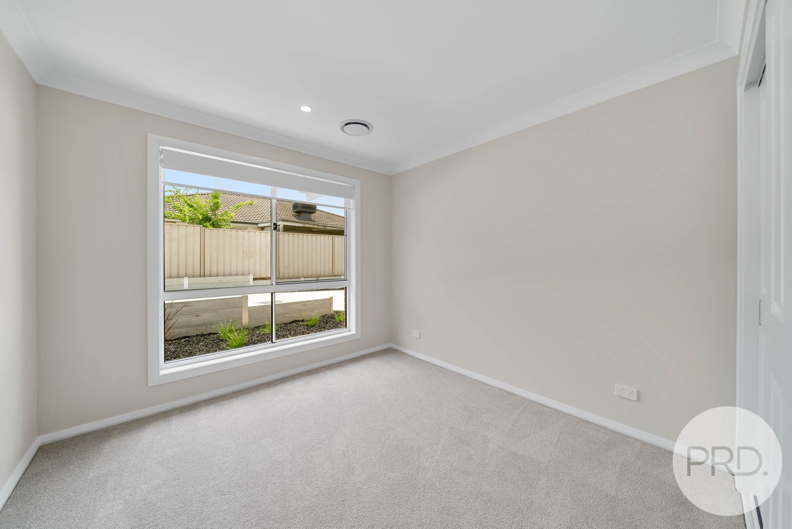 1/309 Lake Albert Road KOORINGAL 8