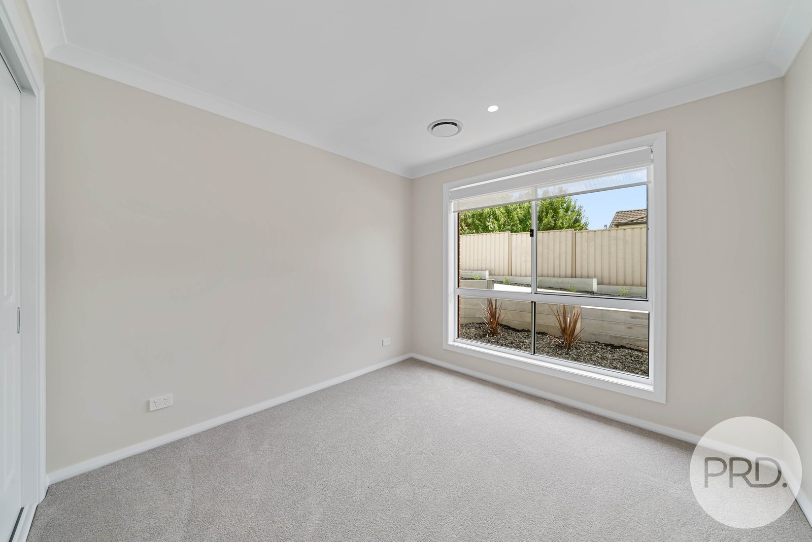 1/309 Lake Albert Road KOORINGAL 9