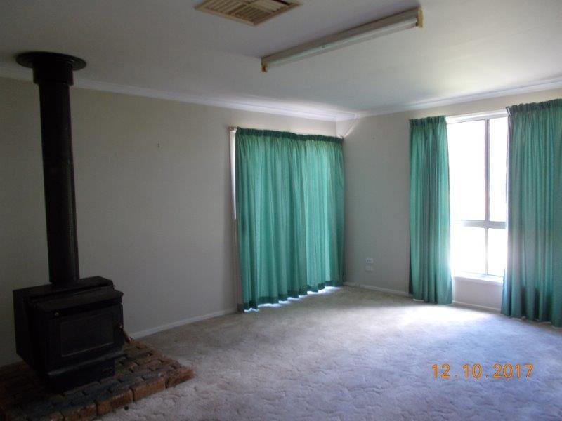 131-133 Herbert Street TUMUT 6