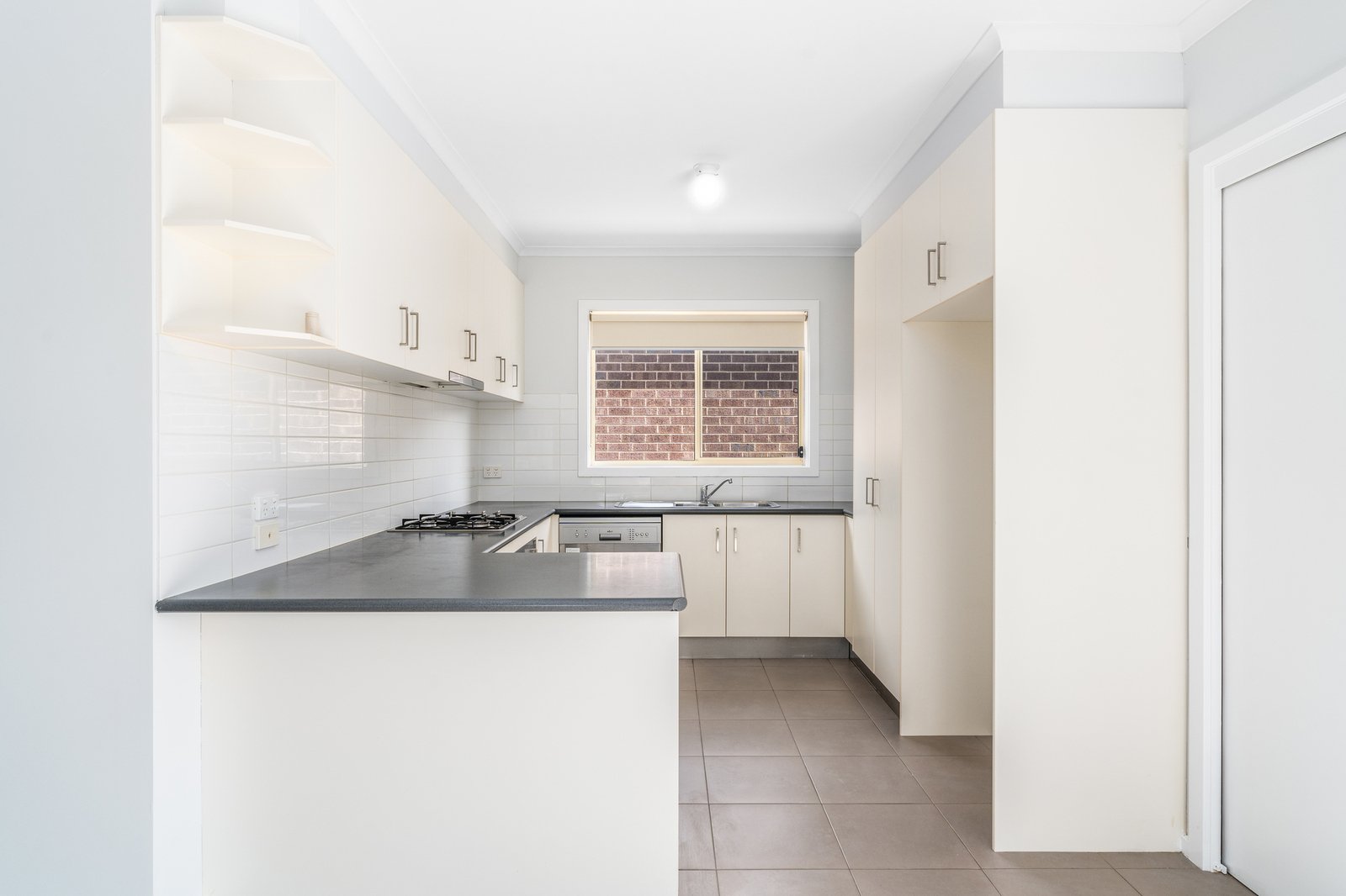 Gallery: 1/31-33 Cranbourne Drive
