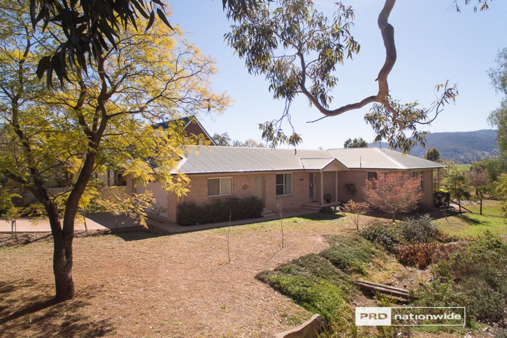 131 Calala Lane TAMWORTH 2
