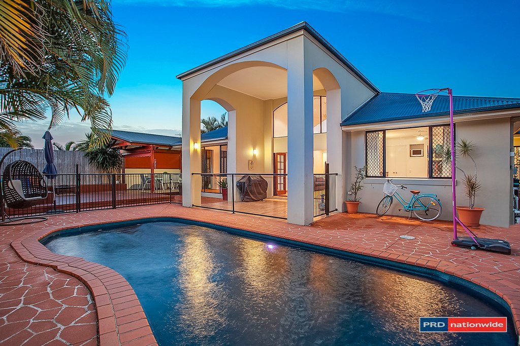 131 Dunlin Drive BURLEIGH WATERS 1