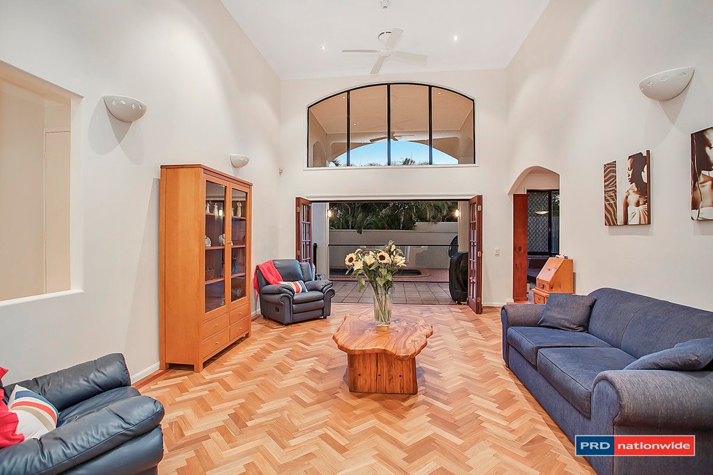 131 Dunlin Drive BURLEIGH WATERS 3