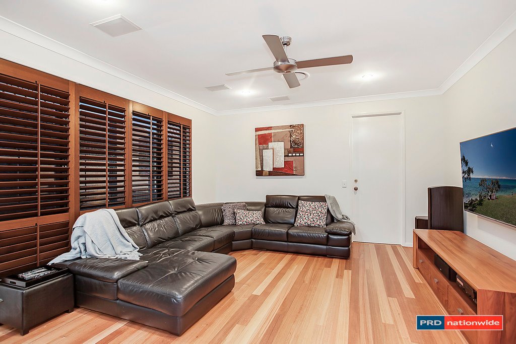 131 Dunlin Drive BURLEIGH WATERS 6
