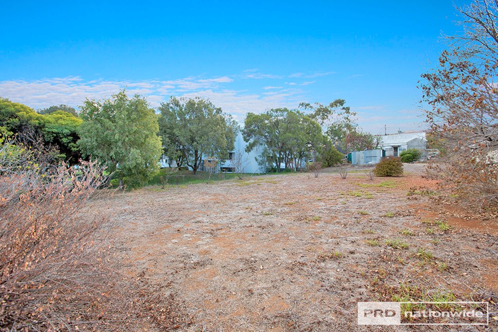 131 Johnston Street TAMWORTH 9