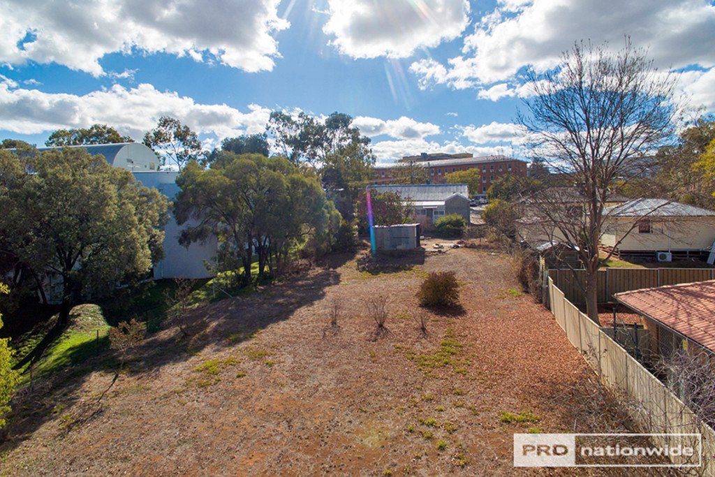 131 Johnston Street TAMWORTH 12
