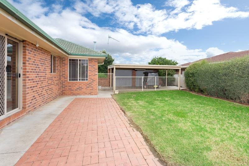 131 Undurra Drive GLENFIELD PARK 8