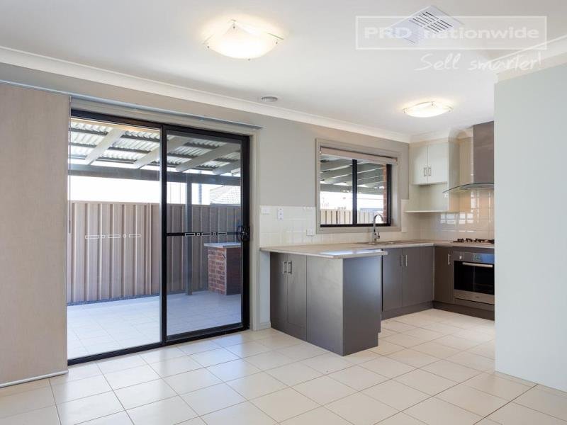 1/31 Warambee Crescent GLENFIELD PARK 2