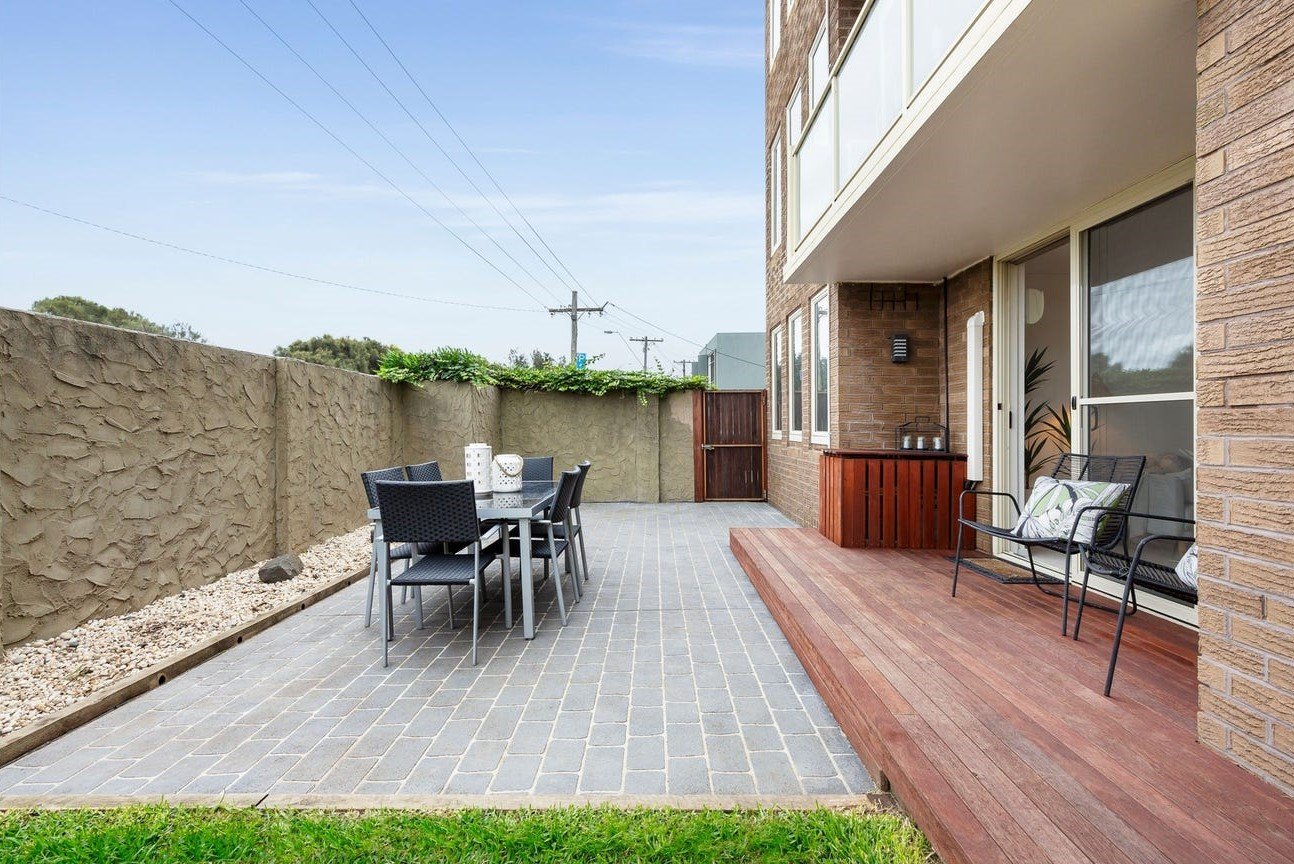 Gallery: 1/310 Beach Road
