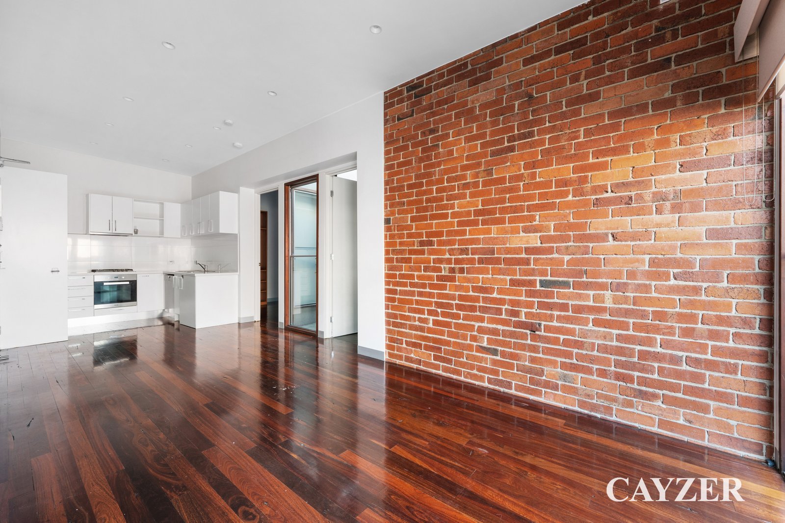 Gallery: 1/310 Clarendon Street