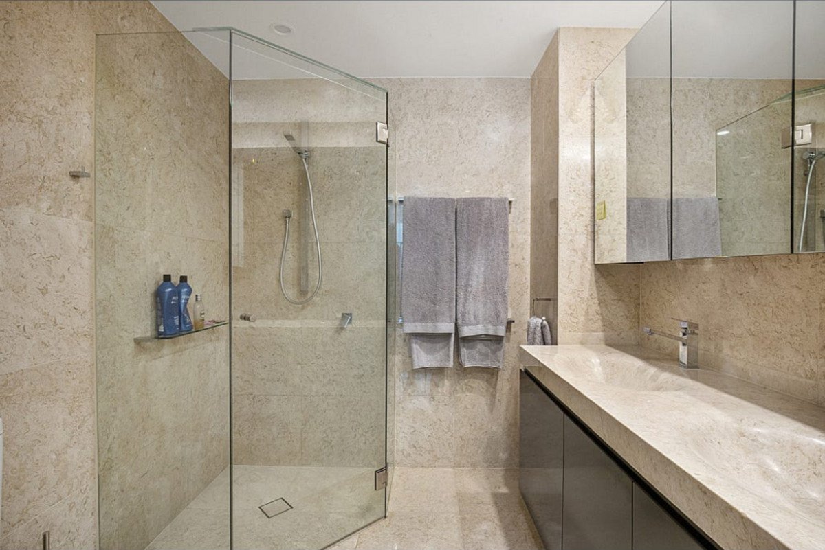 13/106 The Esplanade Burleigh Heads 9