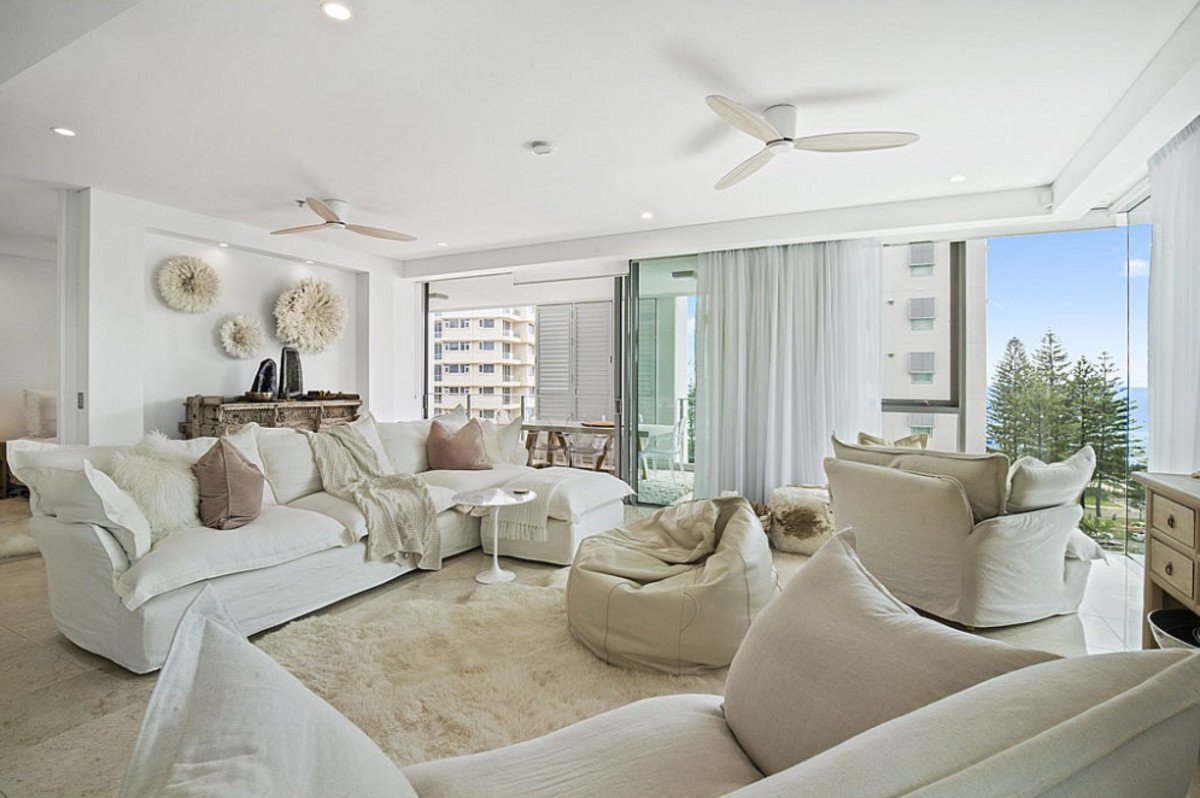 13/106 The Esplanade Burleigh Heads 1