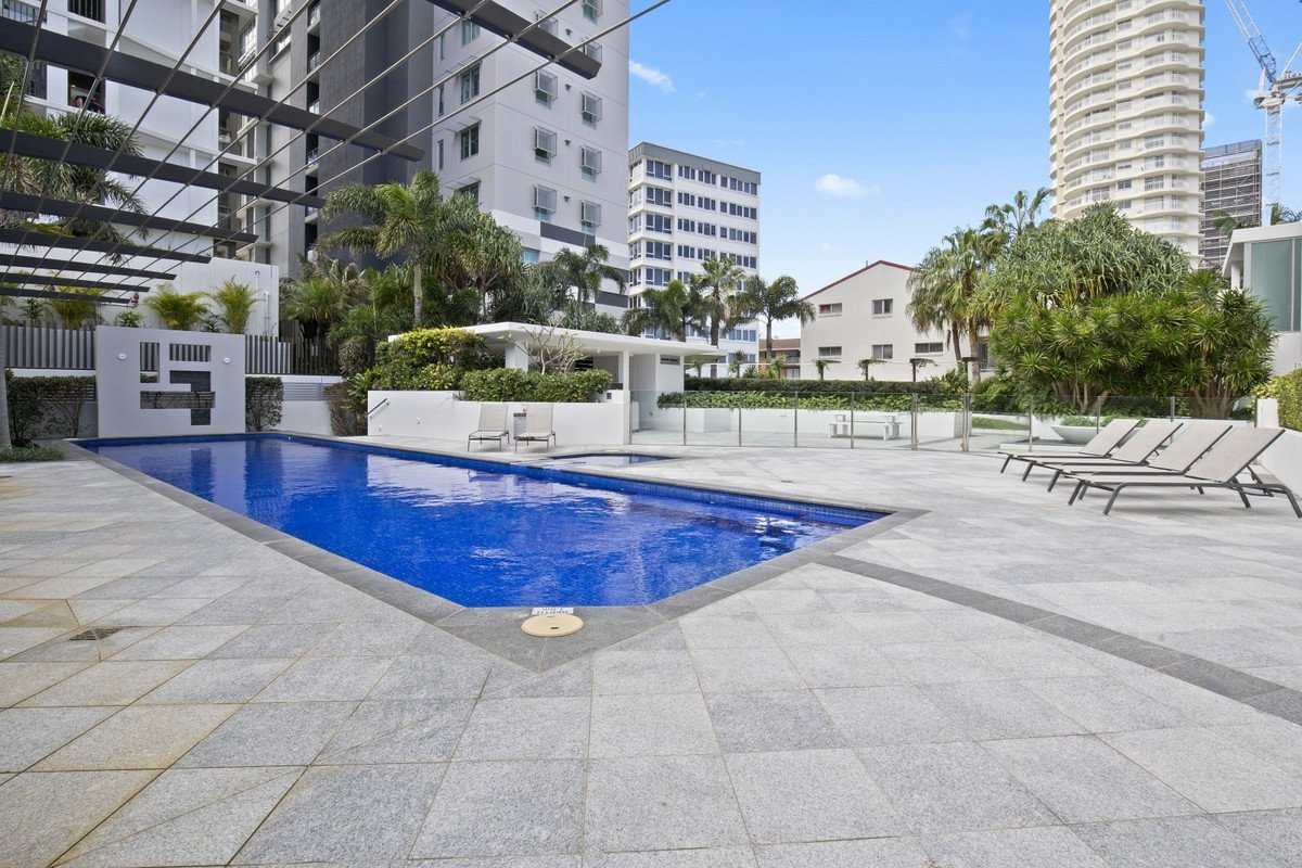 13/106 The Esplanade Burleigh Heads 14