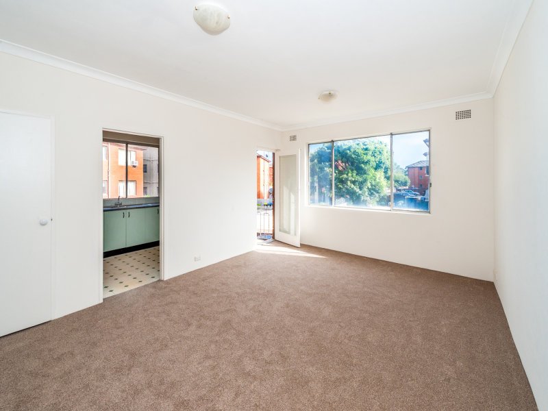 13/11 Unsted Crescent HILLSDALE 2