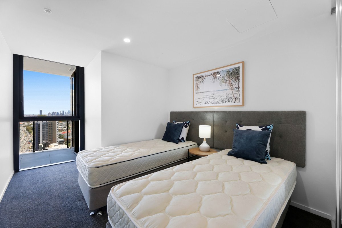 131/1969-1971 Gold Coast Highway Burleigh Heads 12