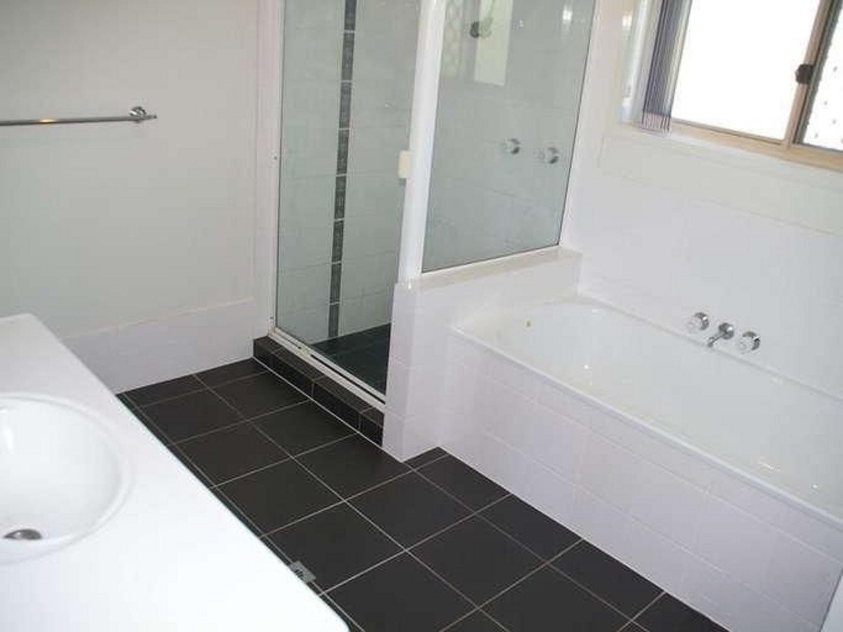 13/12 Bottlewood Court BURLEIGH WATERS 4