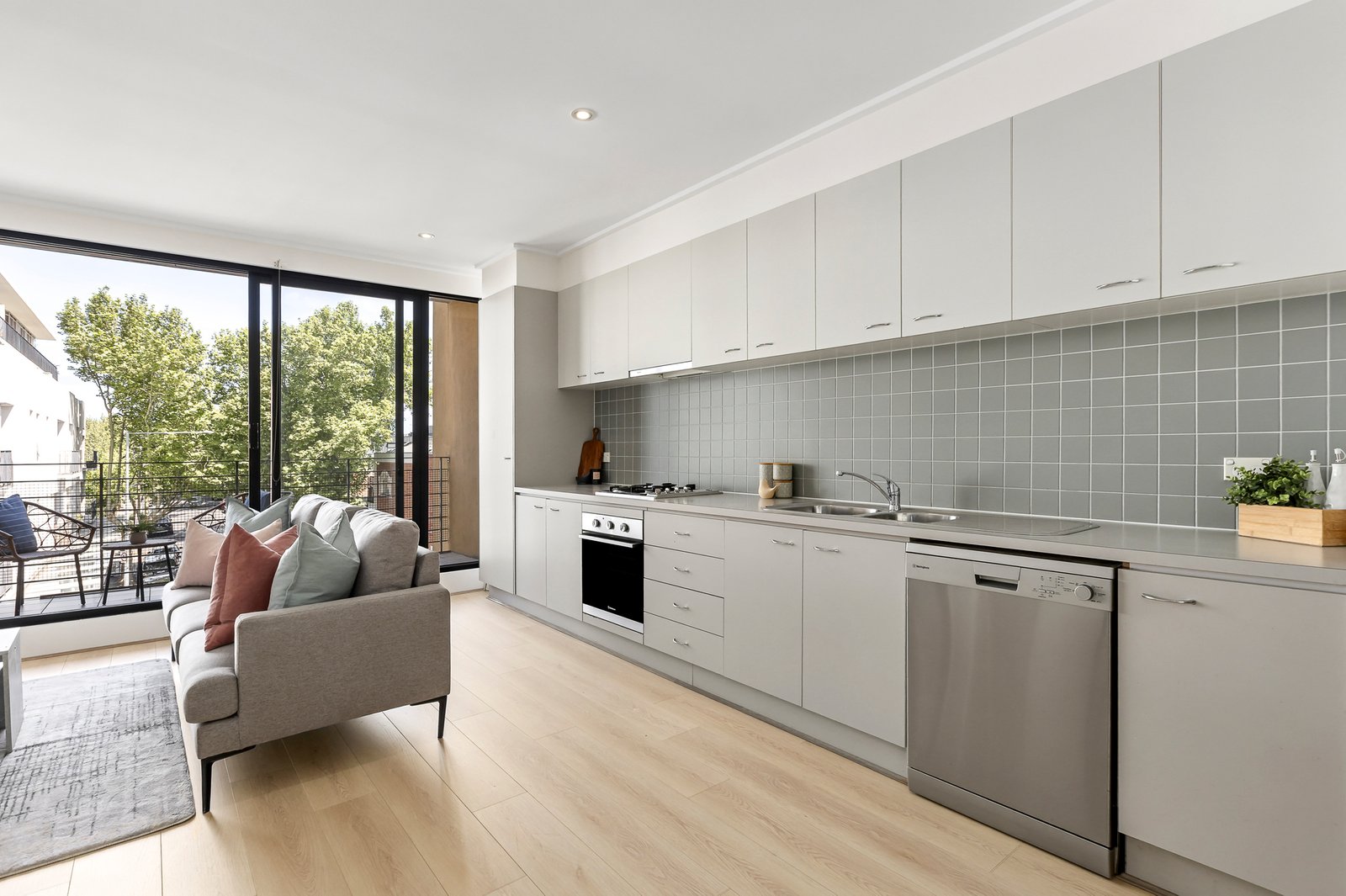 Gallery: 13/125-129 Ormond Road