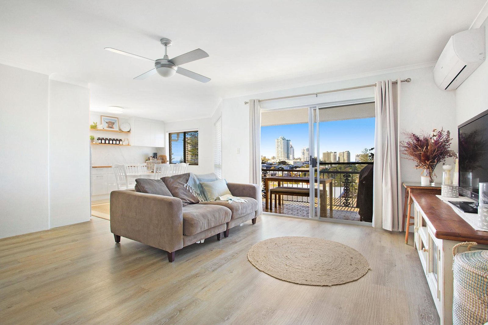 13/126 Musgrave Street COOLANGATTA 6