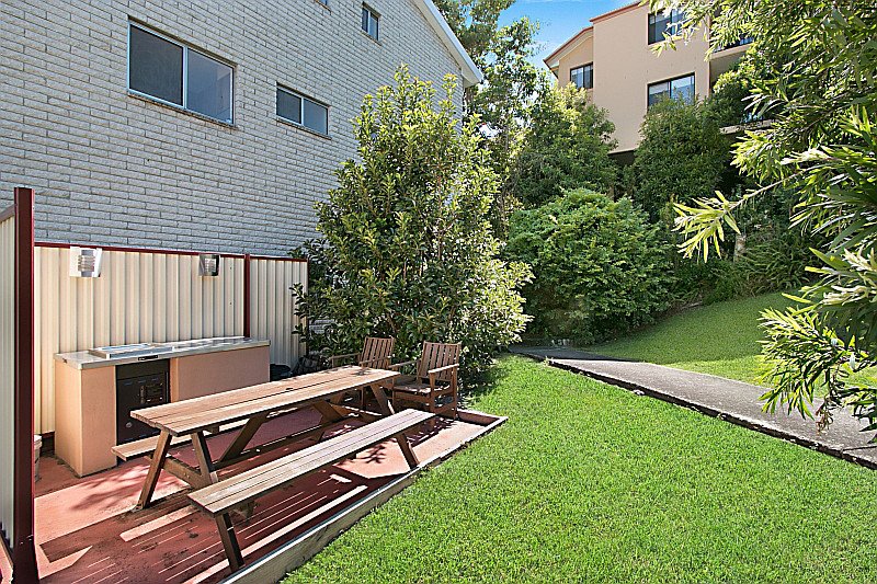 13/126 Musgrave Street COOLANGATTA 12