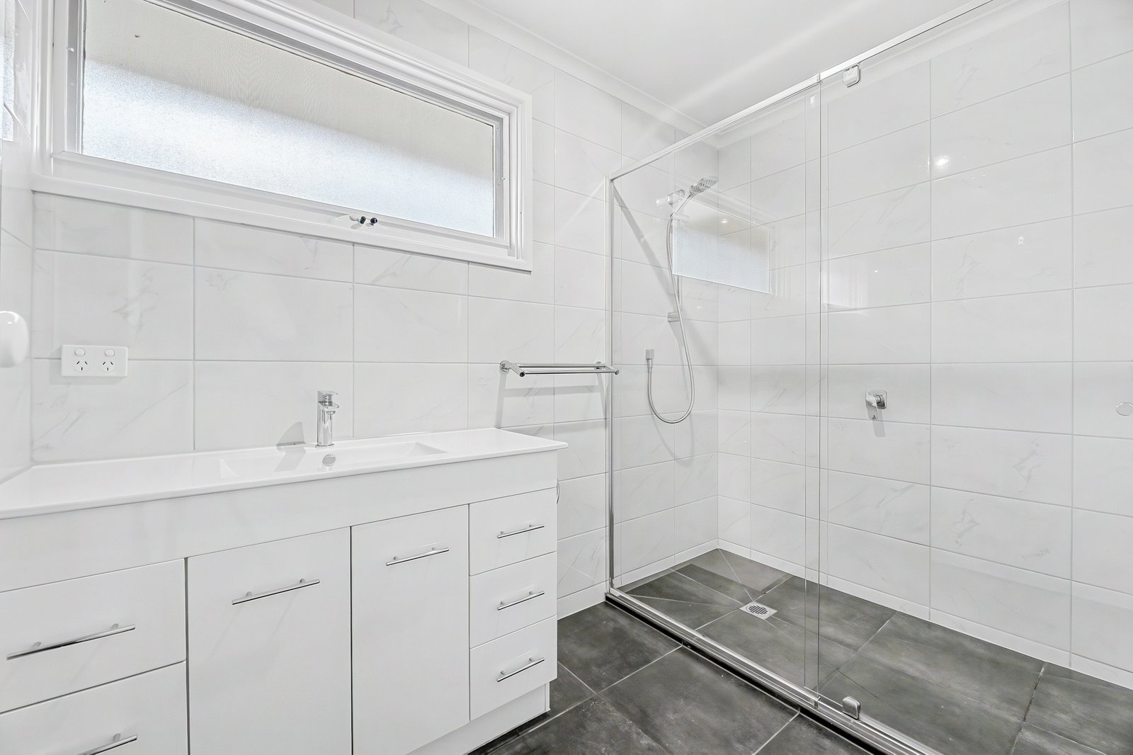 Gallery: 13/1328 Dandenong Road