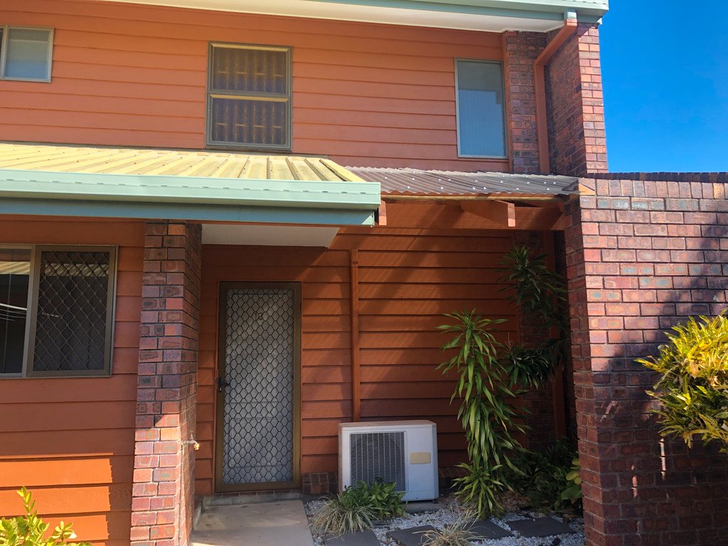 13/15 Roberts Street SOUTH GLADSTONE 1