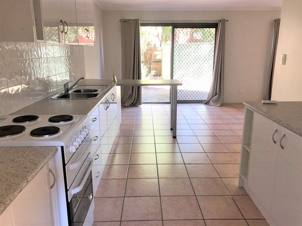 13/15 Roberts Street SOUTH GLADSTONE 5