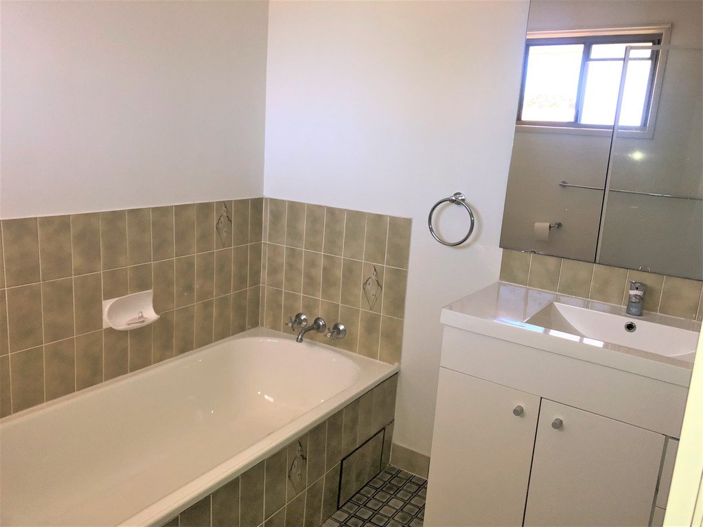 13/15 Roberts Street SOUTH GLADSTONE 7