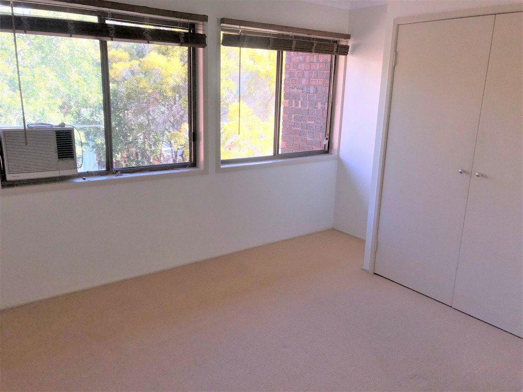 13/15 Roberts Street SOUTH GLADSTONE 11