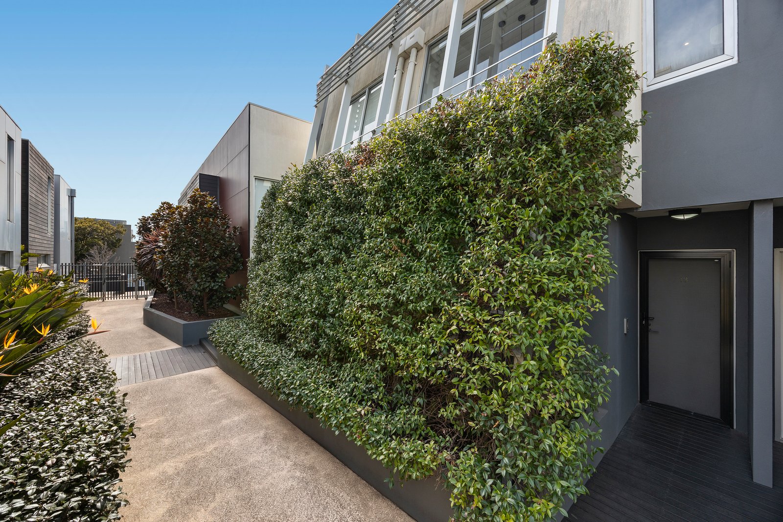 Gallery: 13/170 Beach Road
