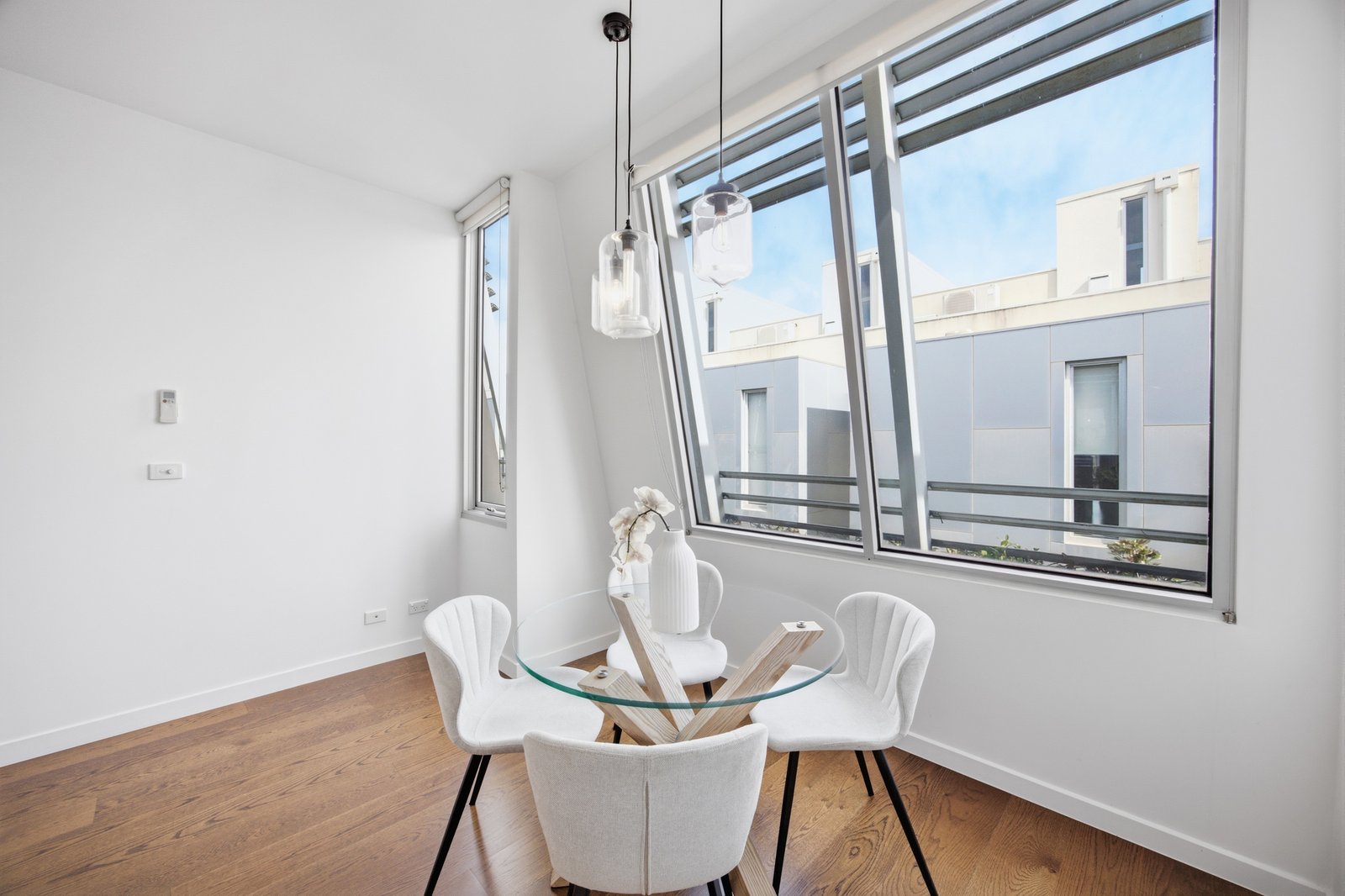 Gallery: 13/170 Beach Road