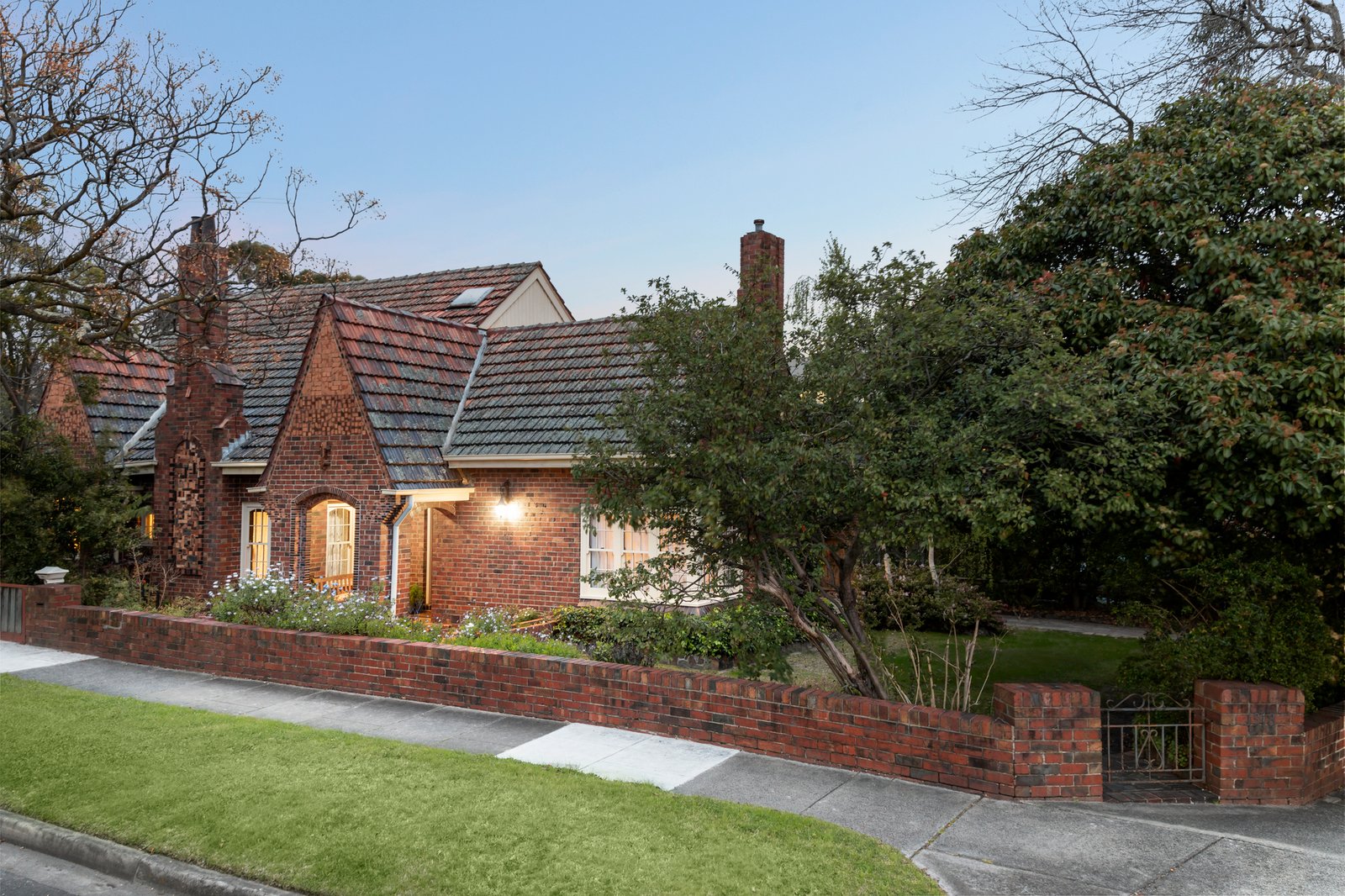 1318 Dandenong Road, Hughesdale, 3166