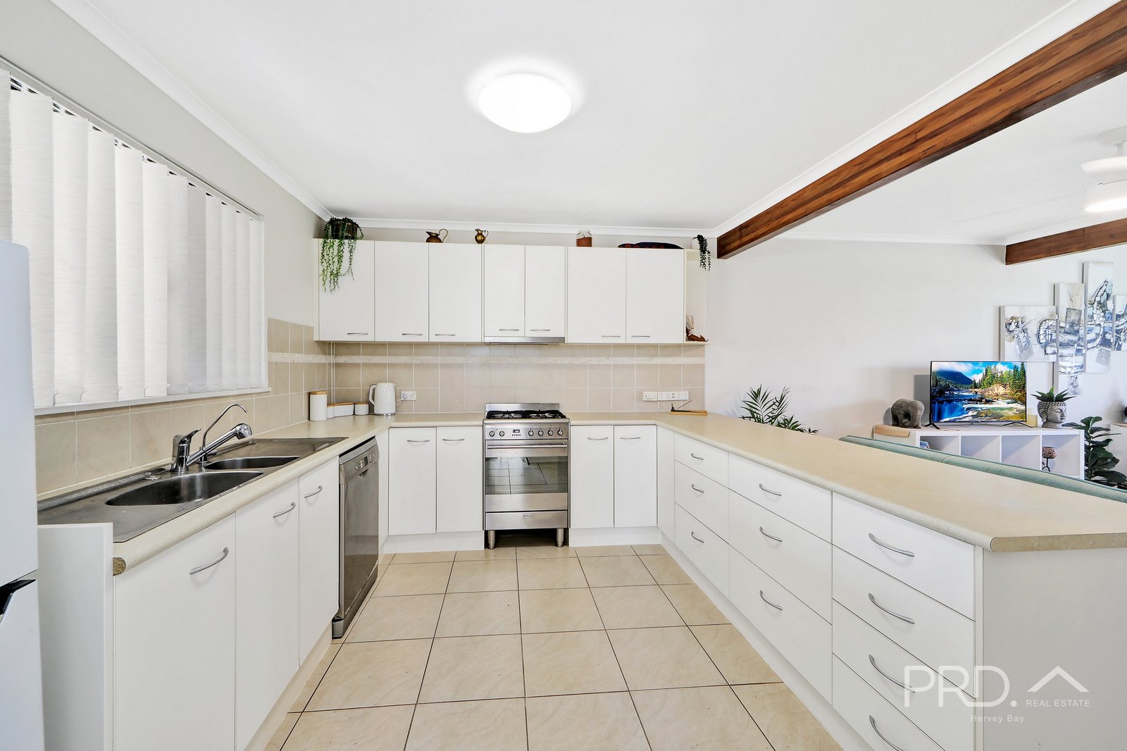 1/318 Esplanade  SCARNESS 11