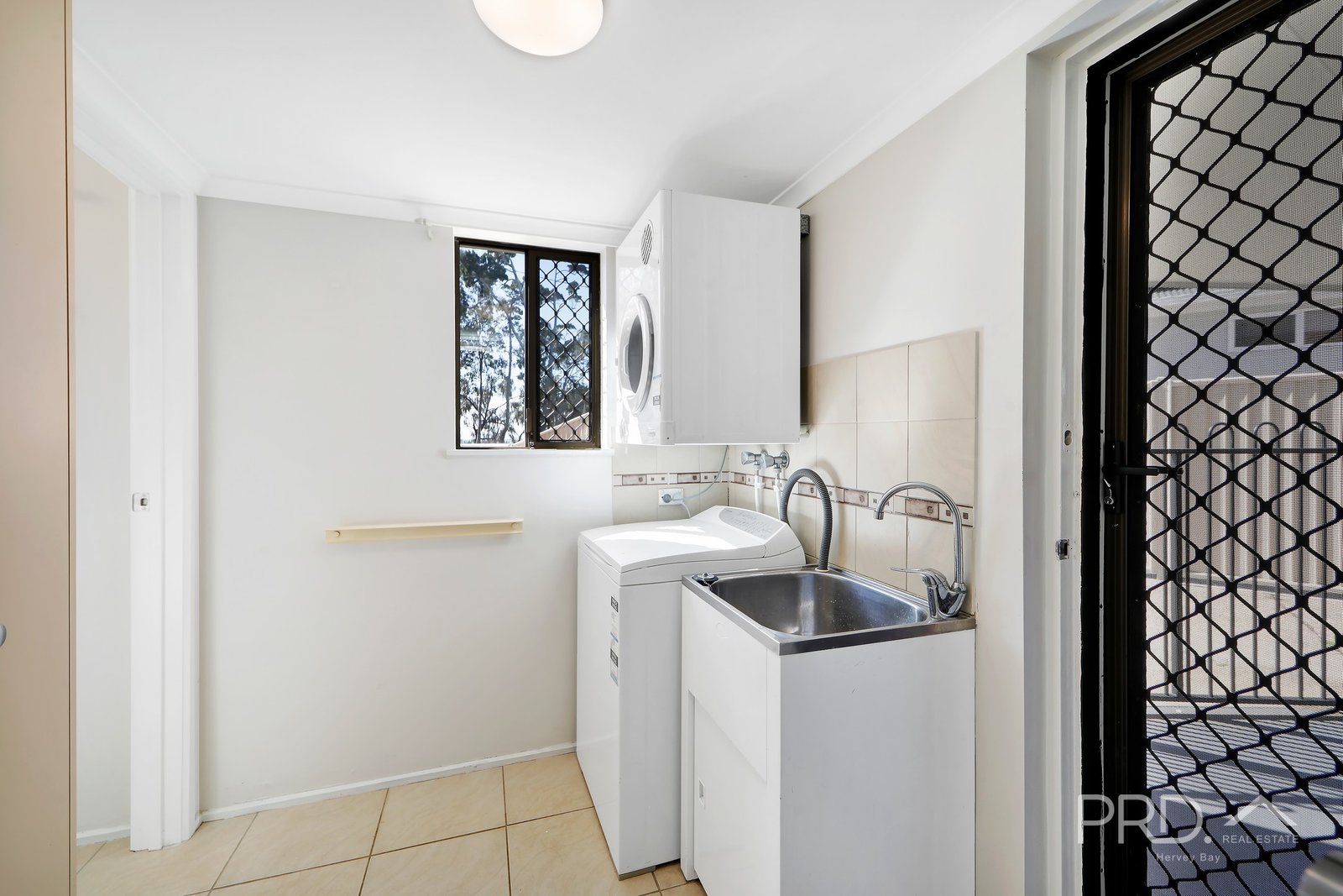 1/318 Esplanade  SCARNESS 12