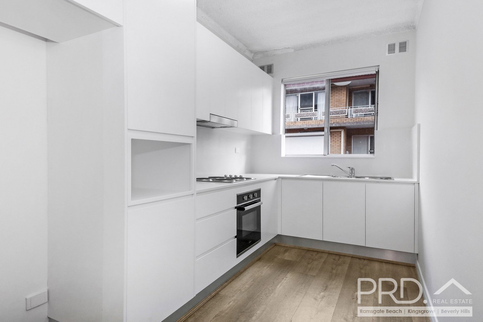 13/18 President Avenue KOGARAH 1