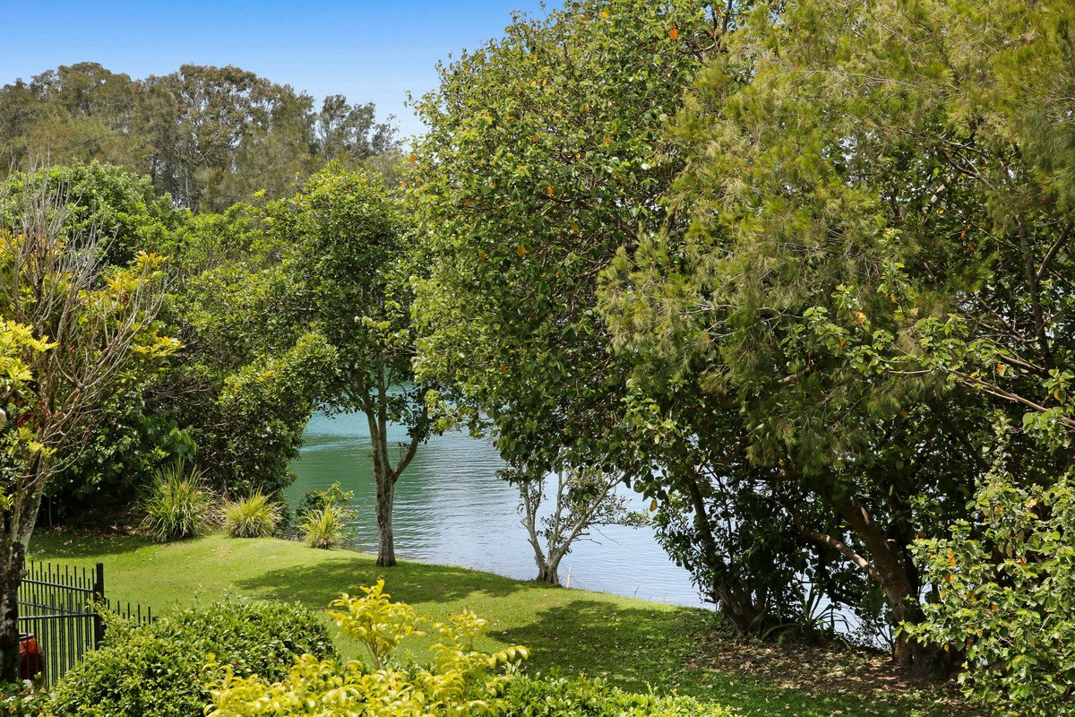 13/18 Tallebudgera Creek Road Burleigh Heads 9