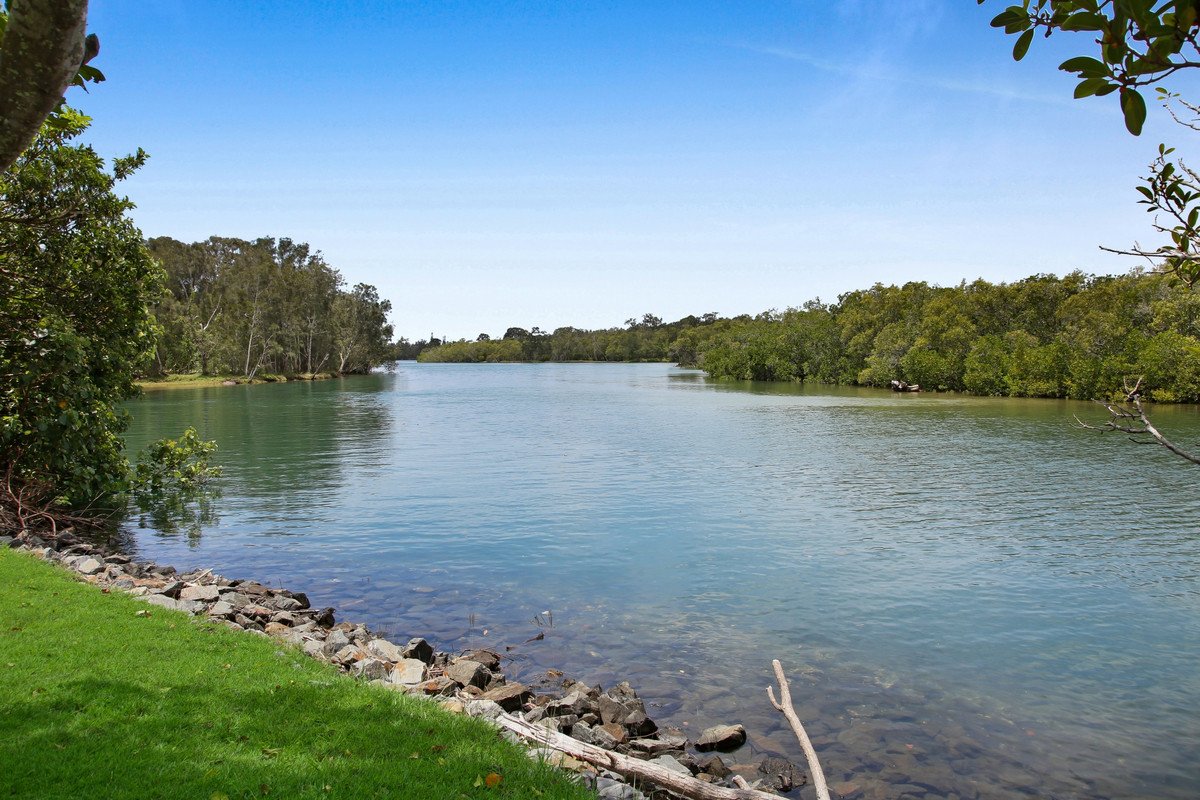 13/18 Tallebudgera Creek Road Burleigh Heads 11