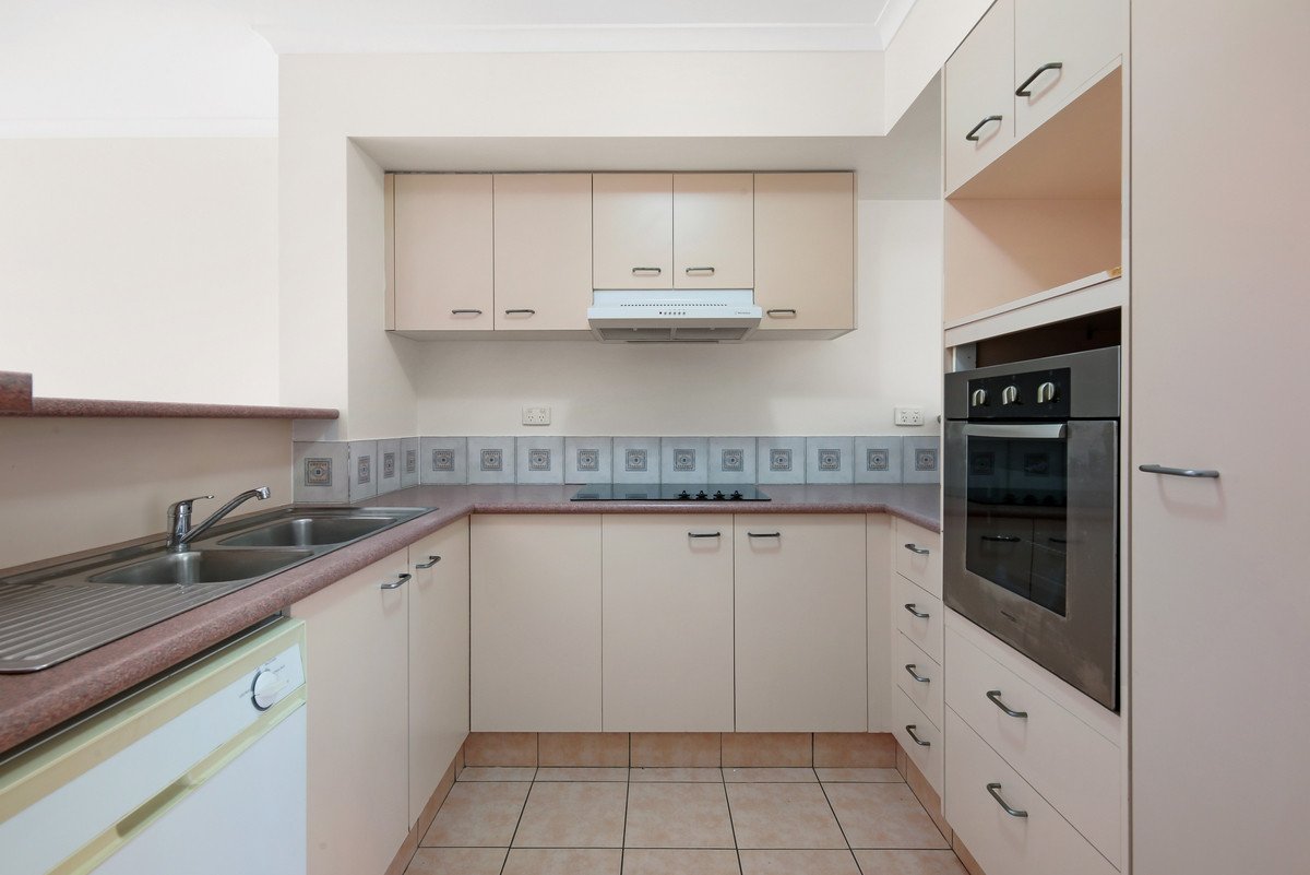 13/18 Tallebudgera Creek Road Burleigh Heads 15