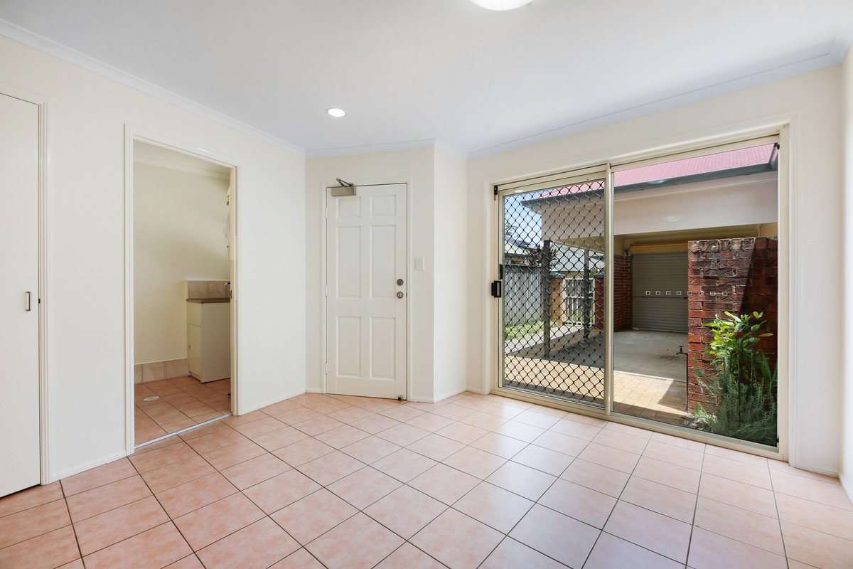 13/18 Tallebudgera Creek Road Burleigh Heads 17