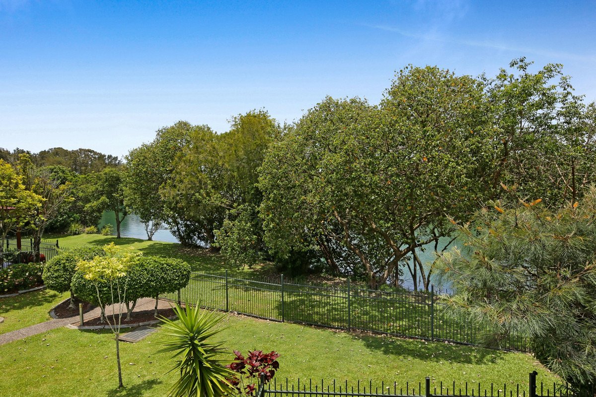 13/18 Tallebudgera Creek Road Burleigh Heads 19