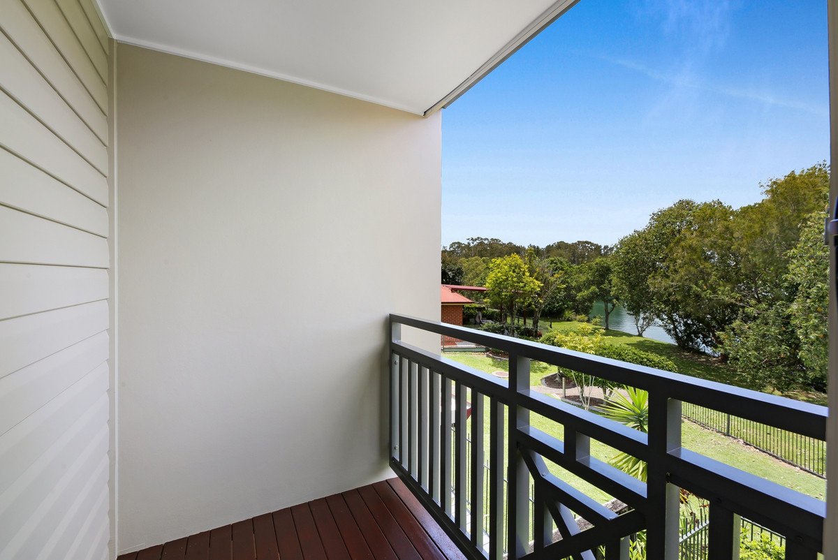 13/18 Tallebudgera Creek Road Burleigh Heads 21