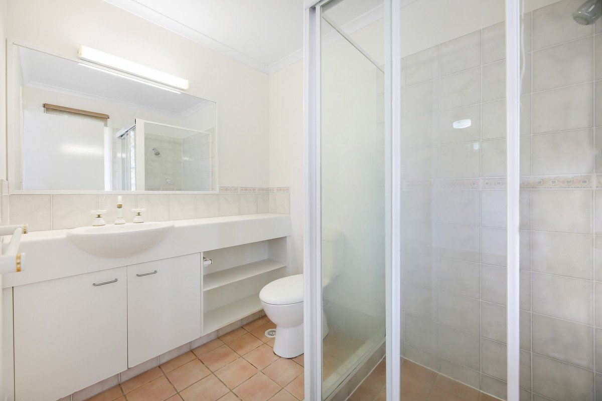 13/18 Tallebudgera Creek Road Burleigh Heads 25