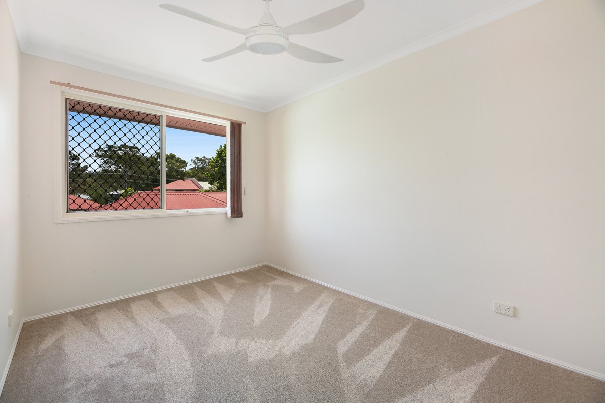 13/18 Tallebudgera Creek Road Burleigh Heads 27