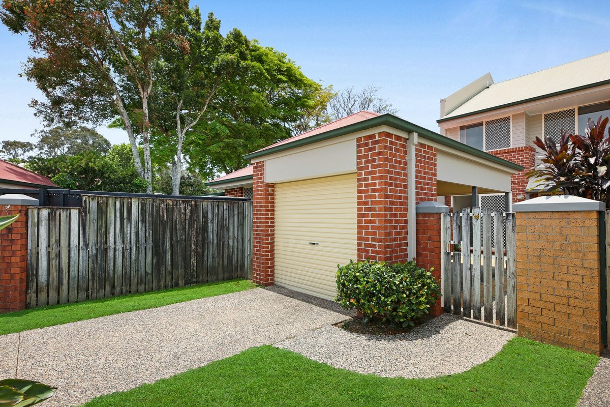 13/18 Tallebudgera Creek Road Burleigh Heads 35