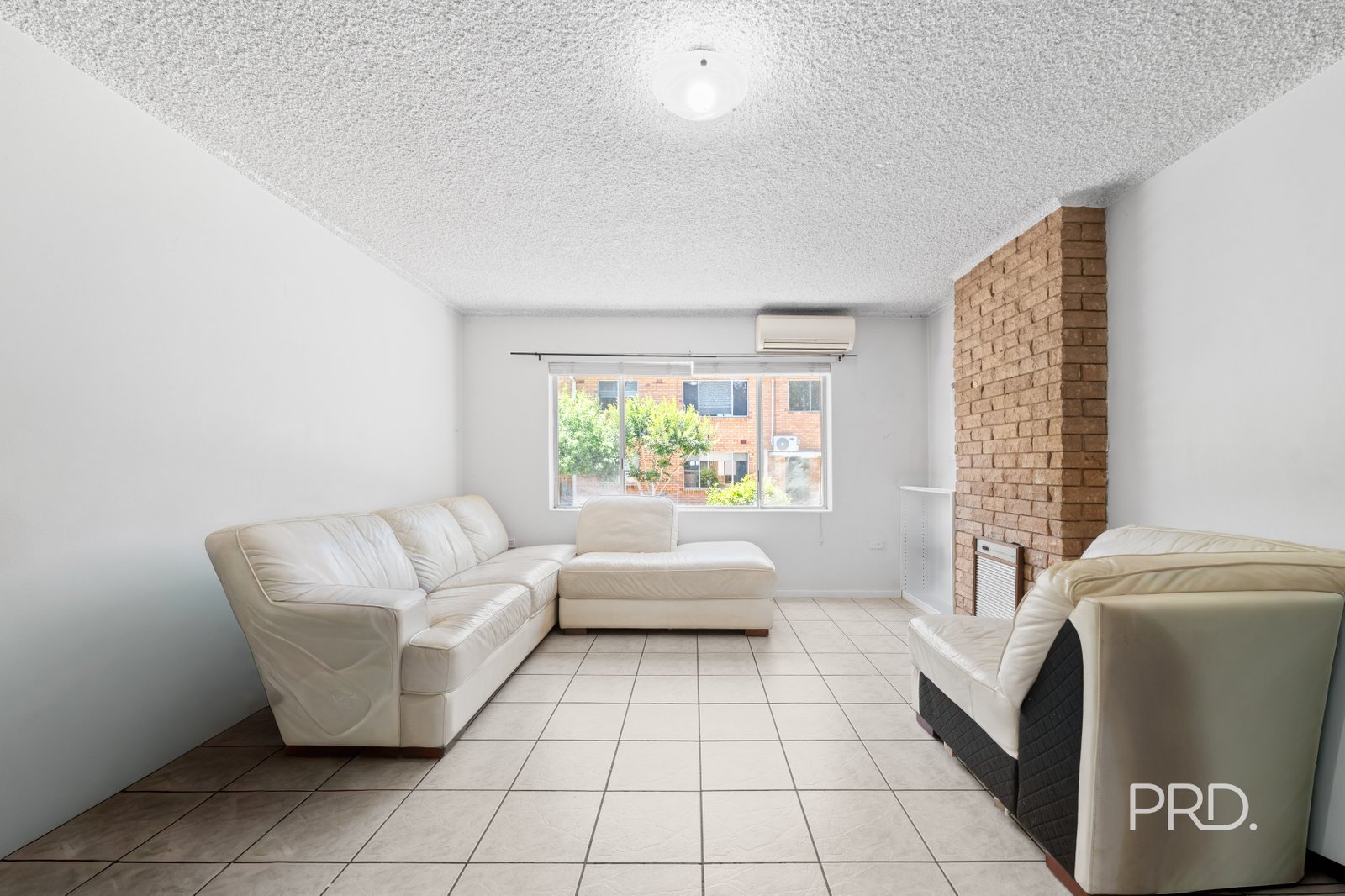 13/189 Lake Albert Road KOORINGAL 2