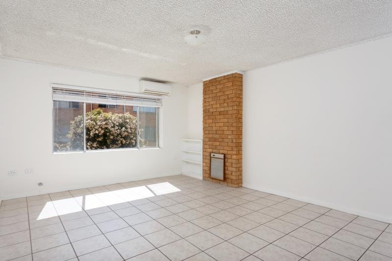 13/189 Lake Albert Road KOORINGAL 2