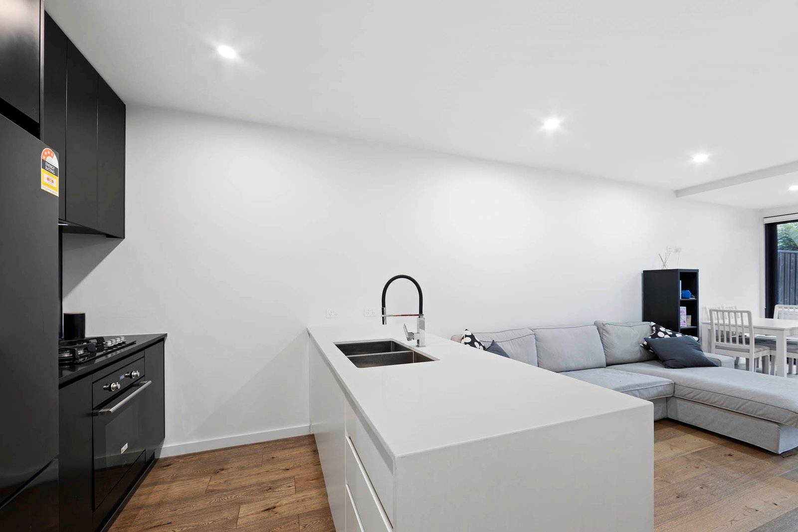 Gallery: 13/19 Hall Street