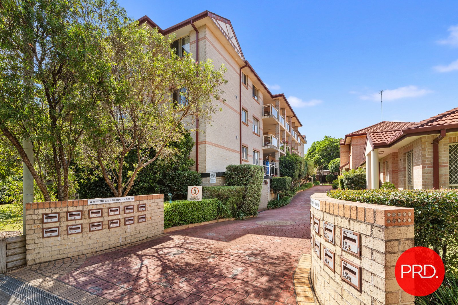 13/2-4 Green Street KOGARAH 1